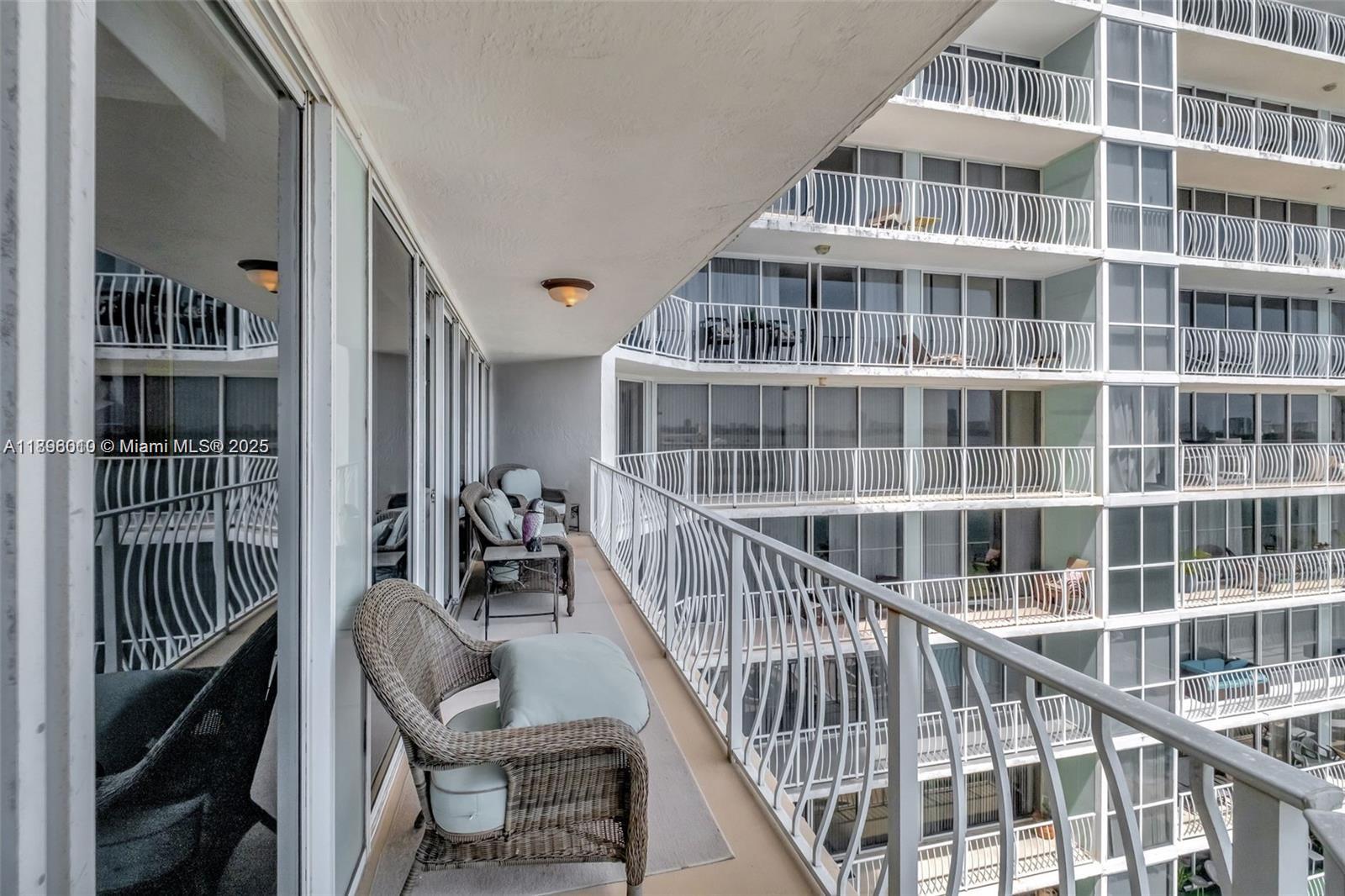 THE GRANDVIEW PALACE COND - Residential