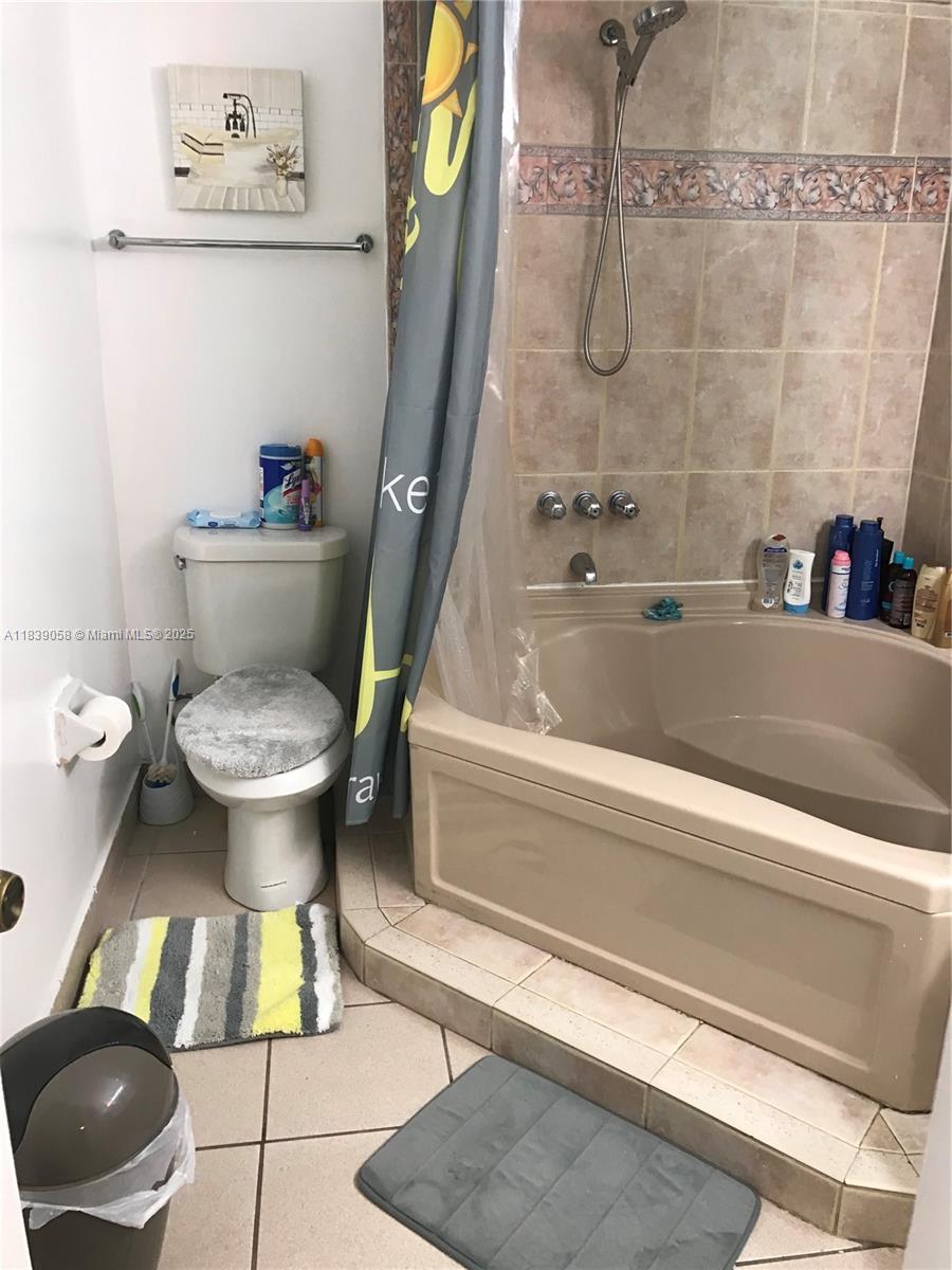 TENNIS VIEW CONDO PH I - Residential