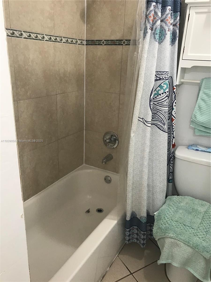 TENNIS VIEW CONDO PH I - Residential