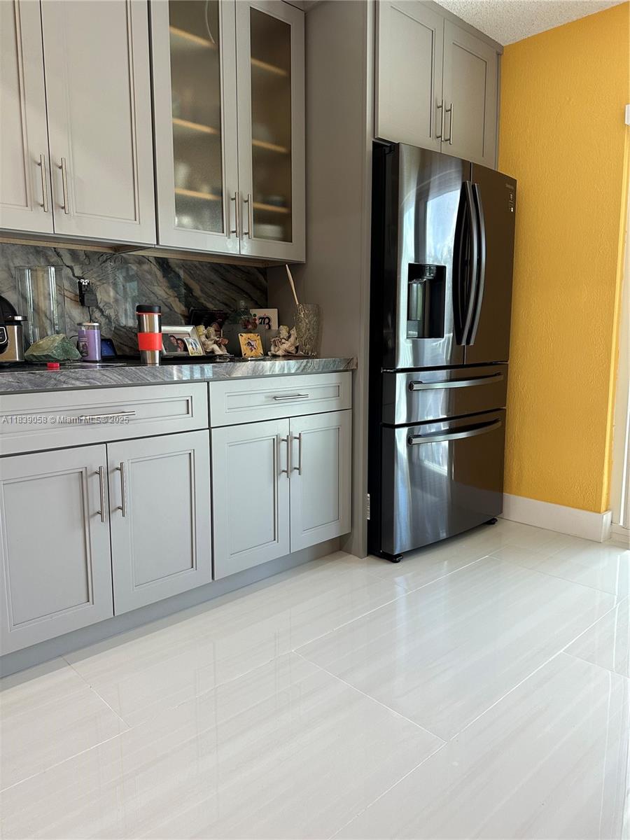 TENNIS VIEW CONDO PH I - Residential