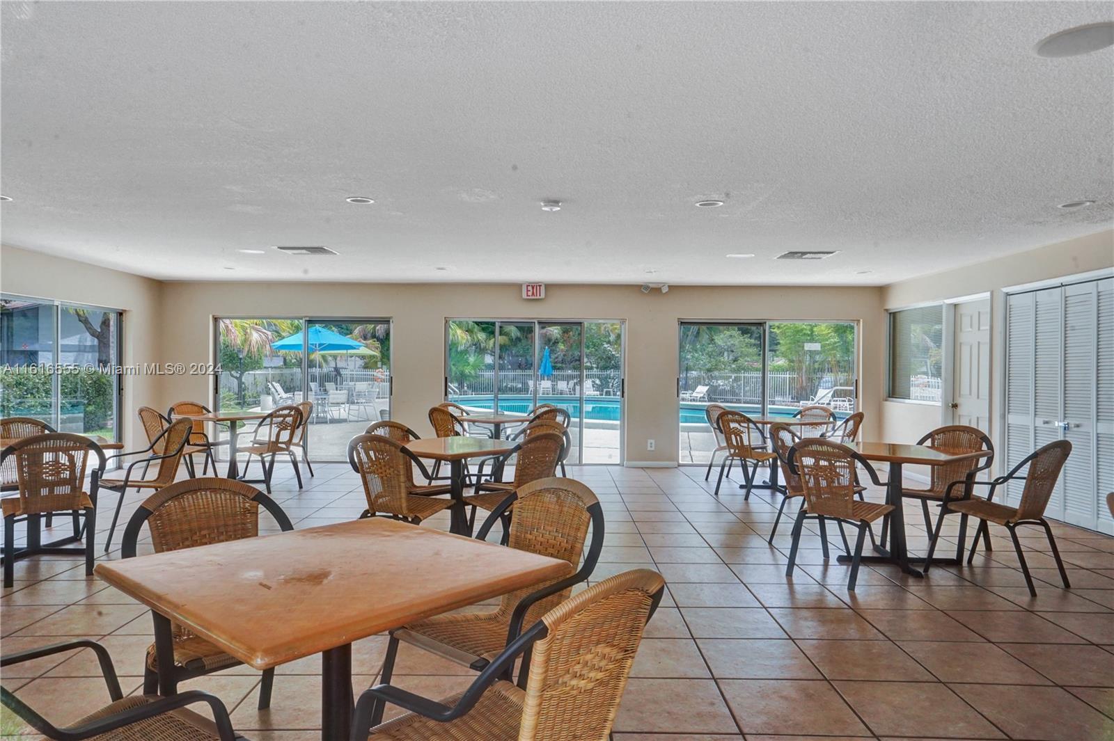LAKES OF OAKLAND FOREST C - Residential