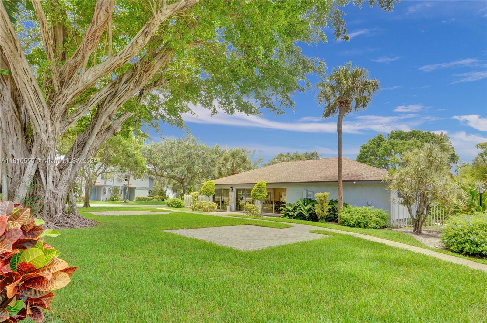 LAKES OF OAKLAND FOREST C - Residential