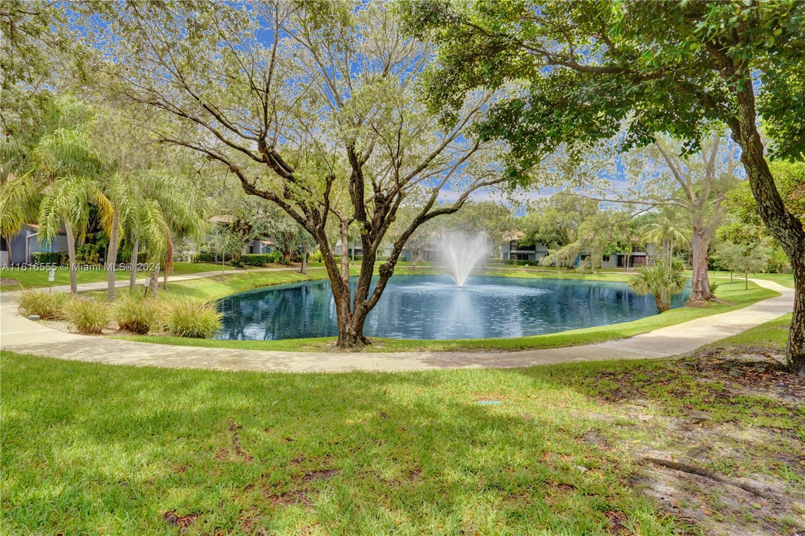 LAKES OF OAKLAND FOREST C - Residential