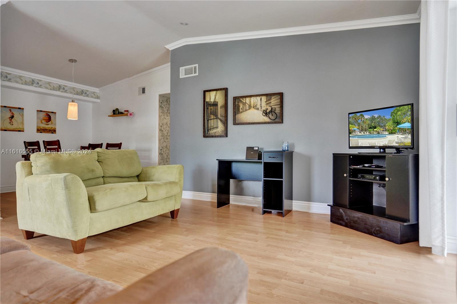 LAKES OF OAKLAND FOREST C - Residential