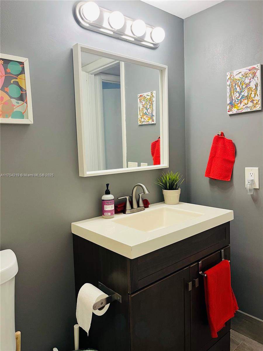 MEADOWBROOK LAKES CONDO - Residential