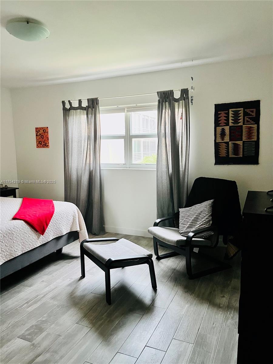 MEADOWBROOK LAKES CONDO - Residential