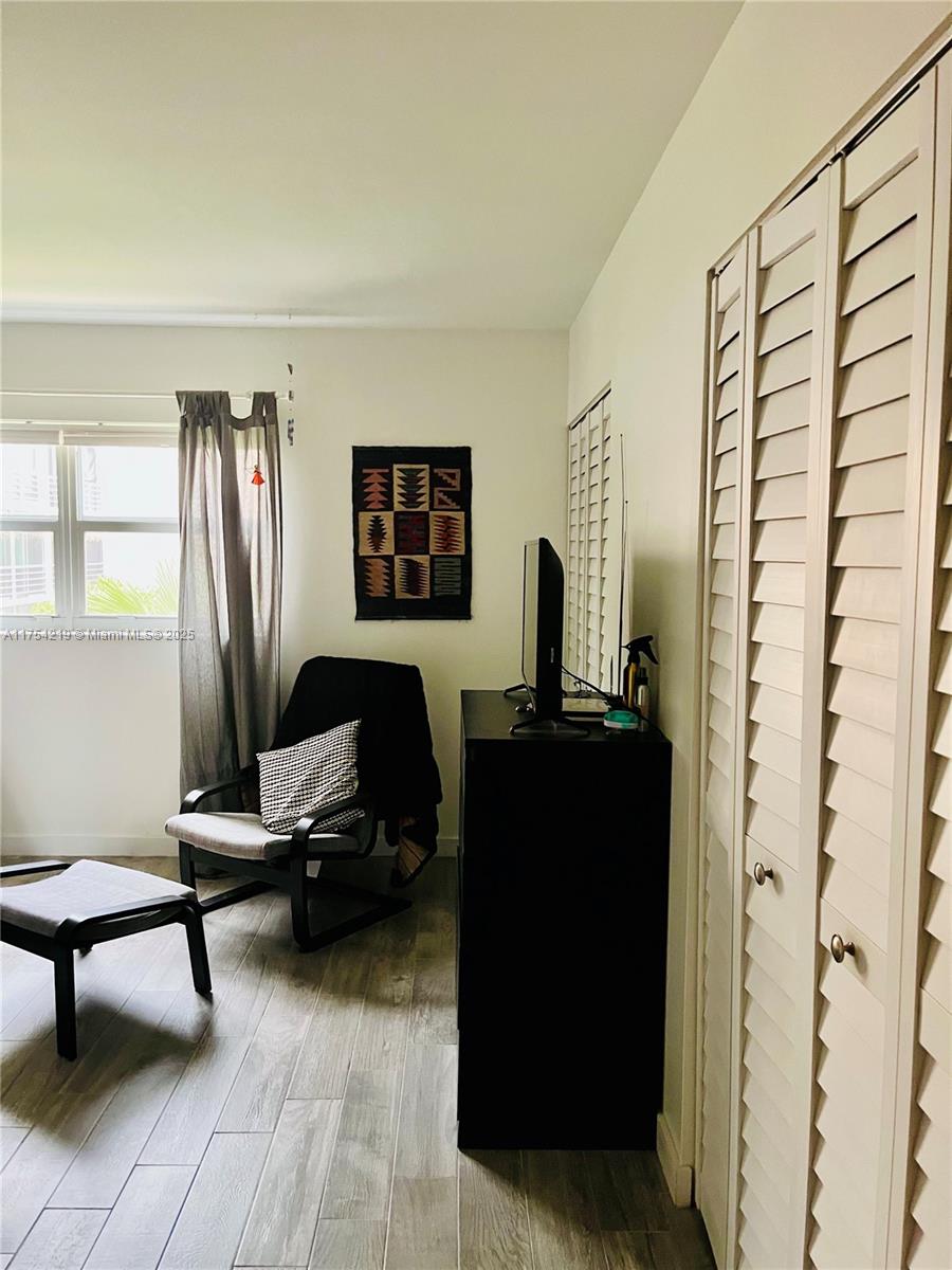 MEADOWBROOK LAKES CONDO - Residential