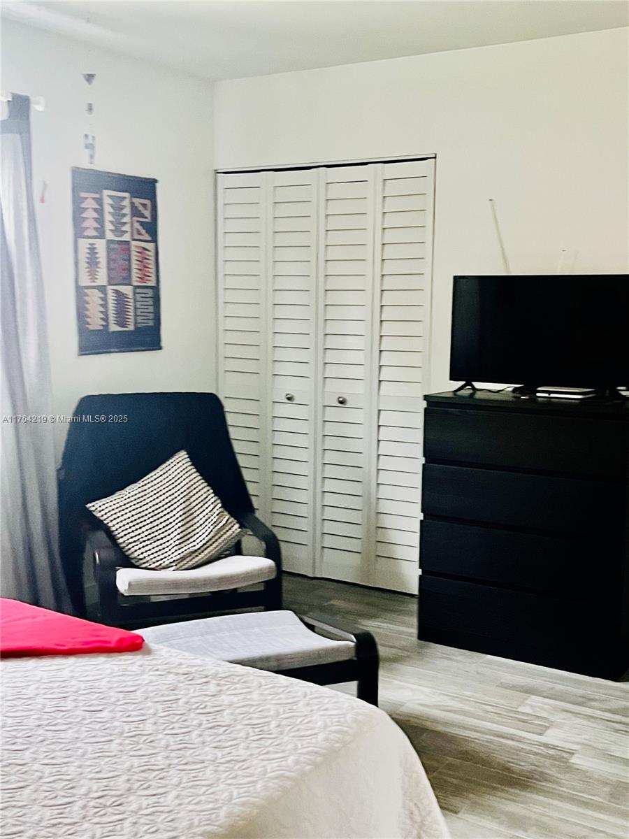 MEADOWBROOK LAKES CONDO - Residential