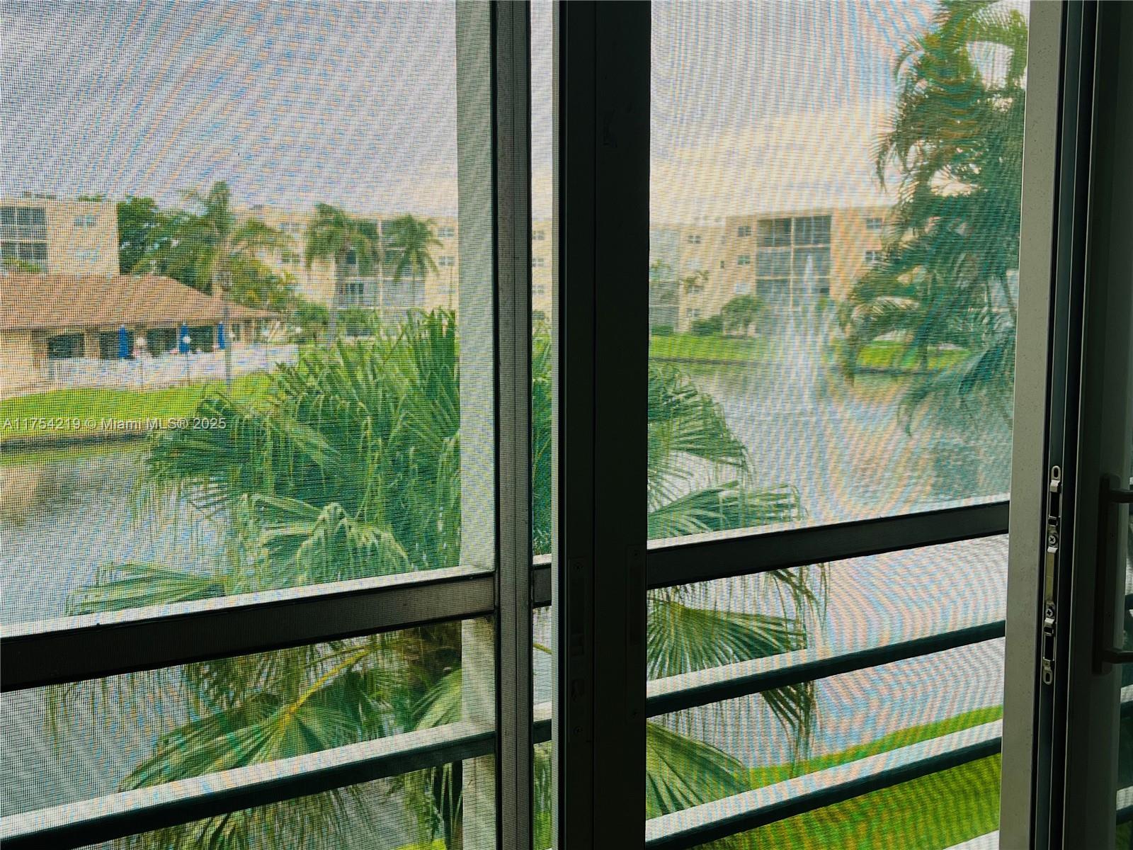 MEADOWBROOK LAKES CONDO - Residential
