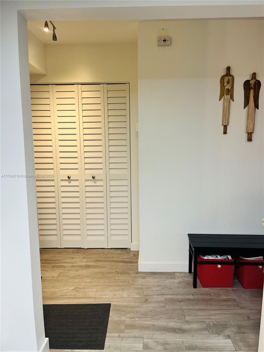 MEADOWBROOK LAKES CONDO - Residential