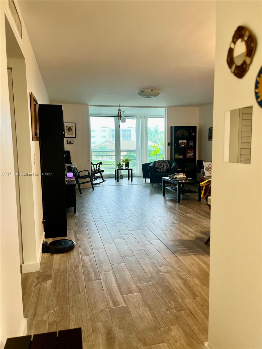 MEADOWBROOK LAKES CONDO - Residential