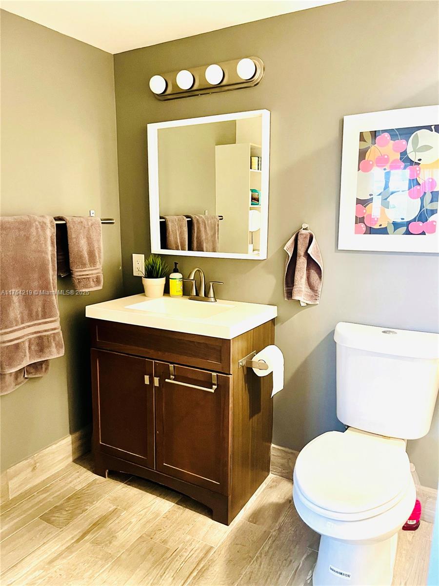 MEADOWBROOK LAKES CONDO - Residential