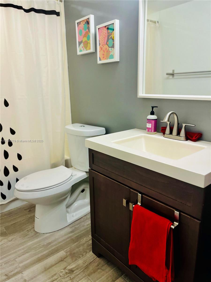 MEADOWBROOK LAKES CONDO - Residential