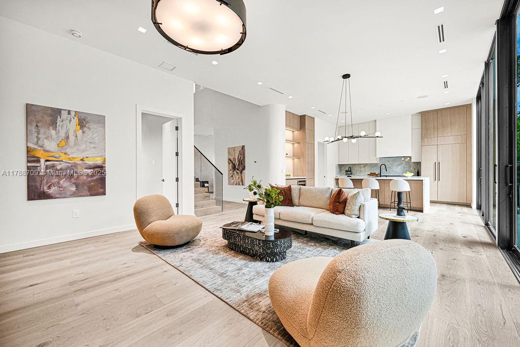 ALTOS DEL MAR NO 4 - Residential