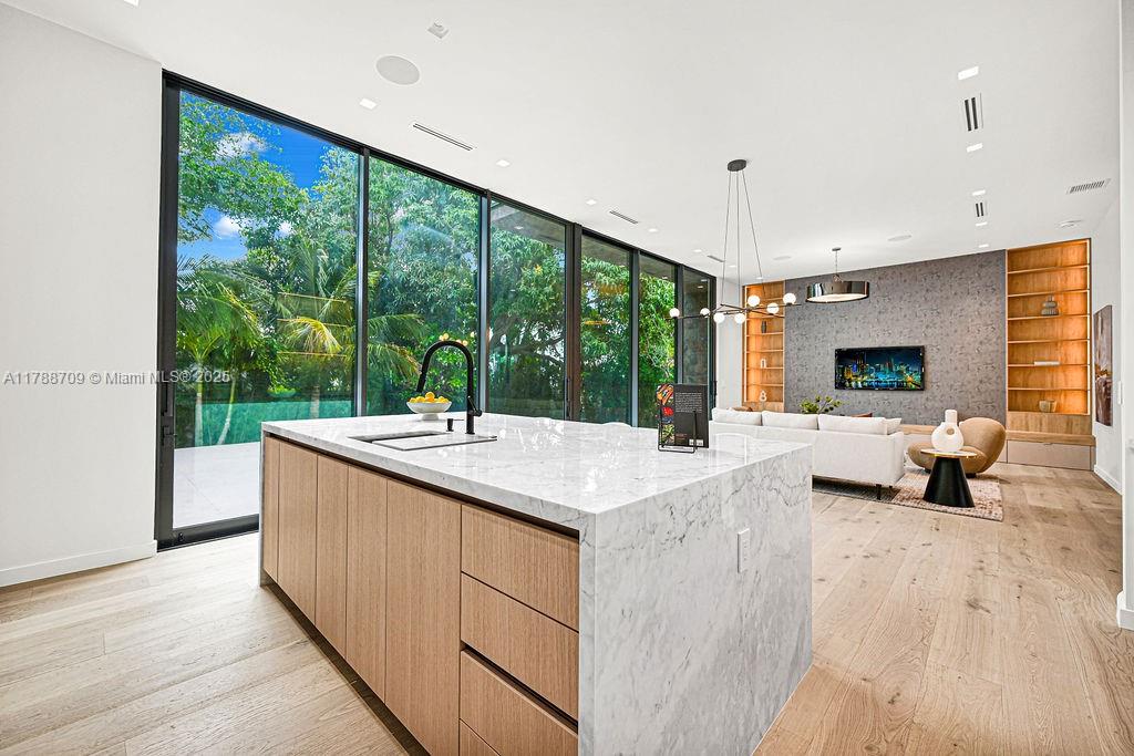 ALTOS DEL MAR NO 4 - Residential