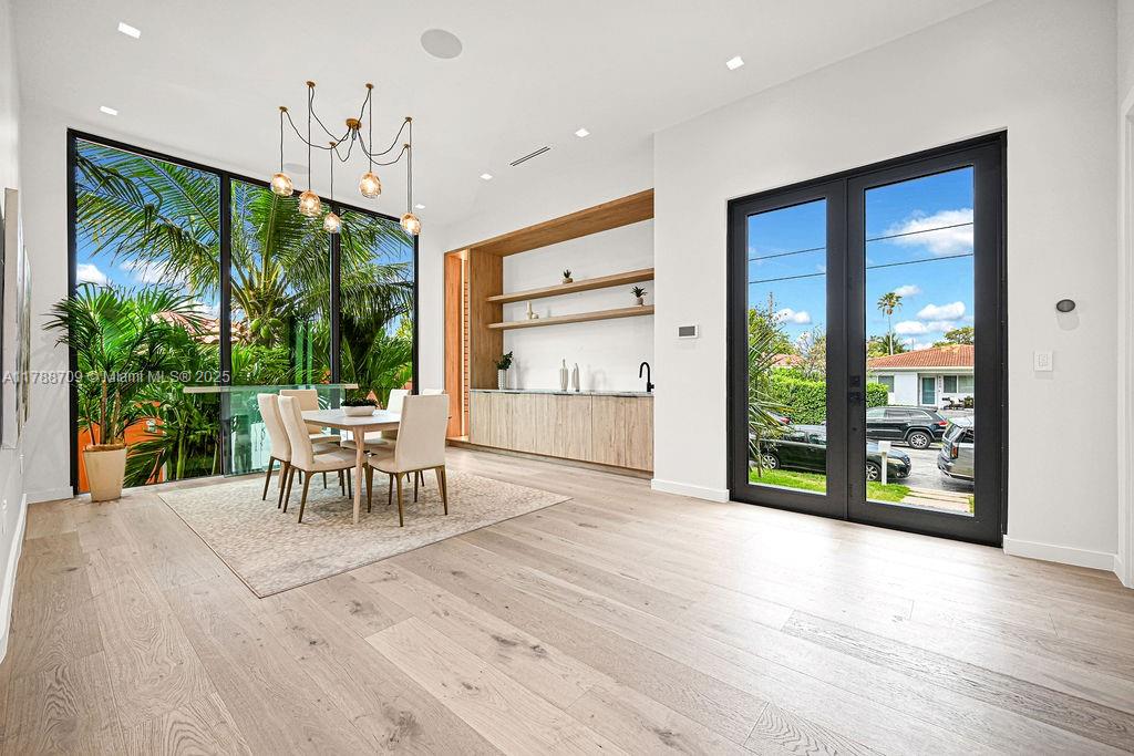 ALTOS DEL MAR NO 4 - Residential