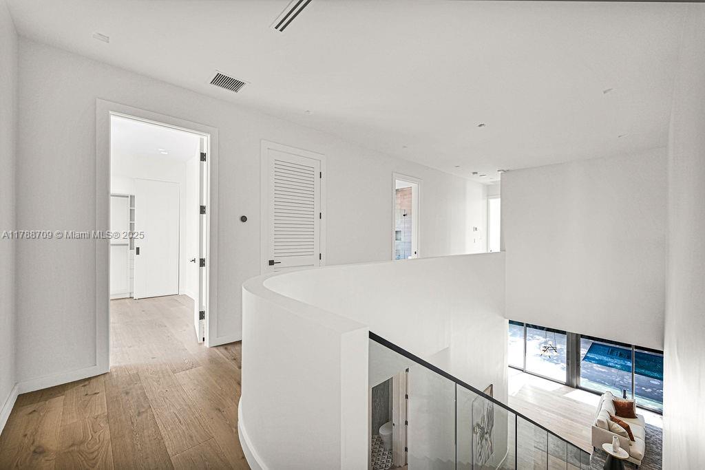 ALTOS DEL MAR NO 4 - Residential