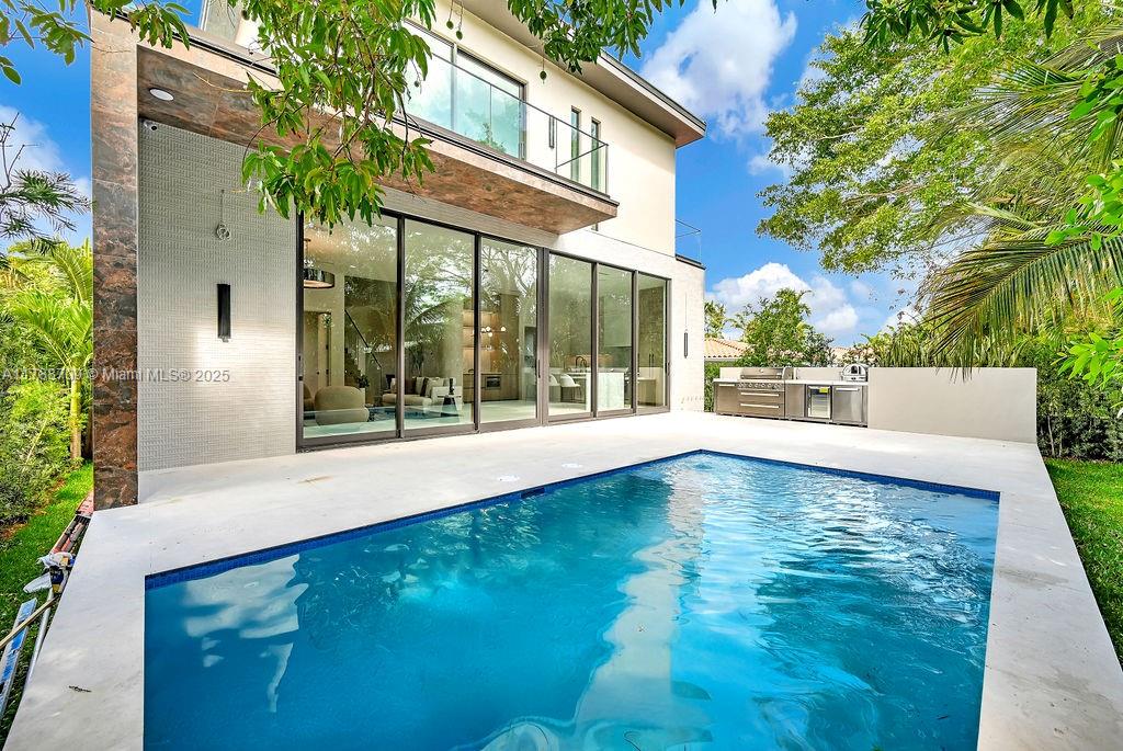 ALTOS DEL MAR NO 4 - Residential