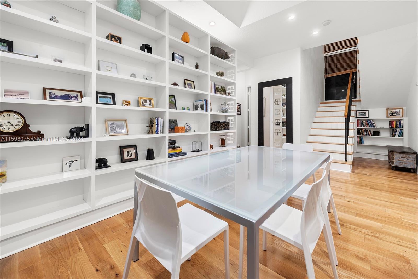 DOUGLAS CIRCLE - Residential