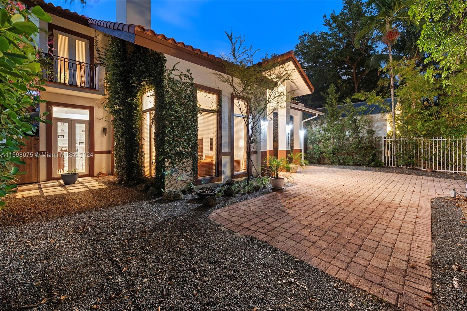 DOUGLAS CIRCLE - Residential