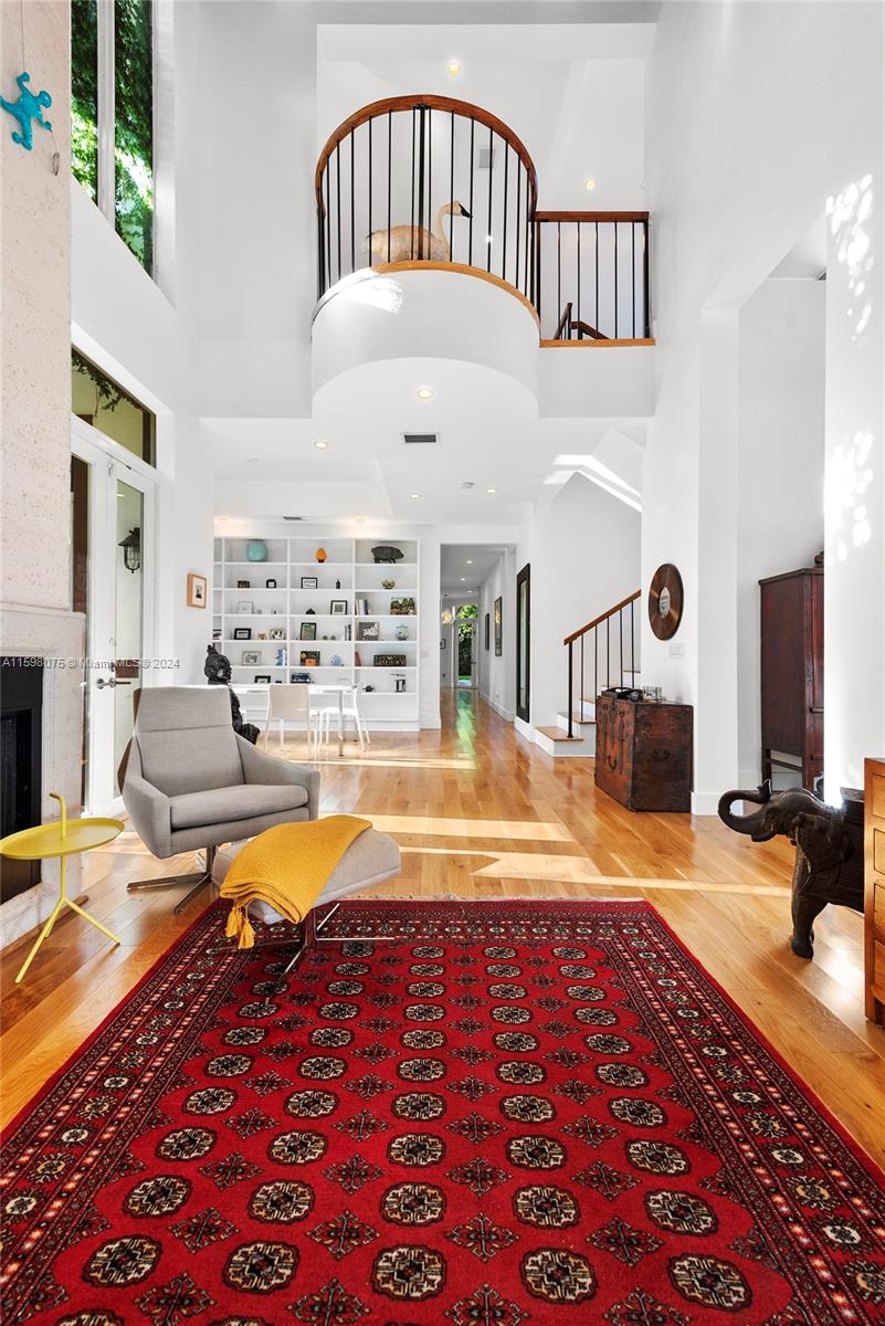 DOUGLAS CIRCLE - Residential