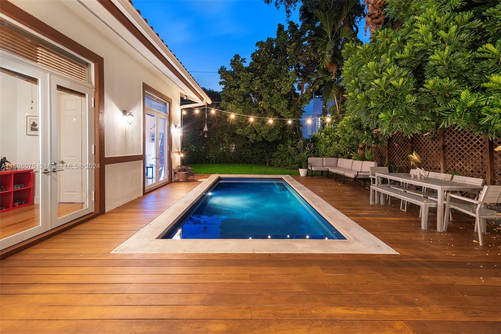 DOUGLAS CIRCLE - Residential