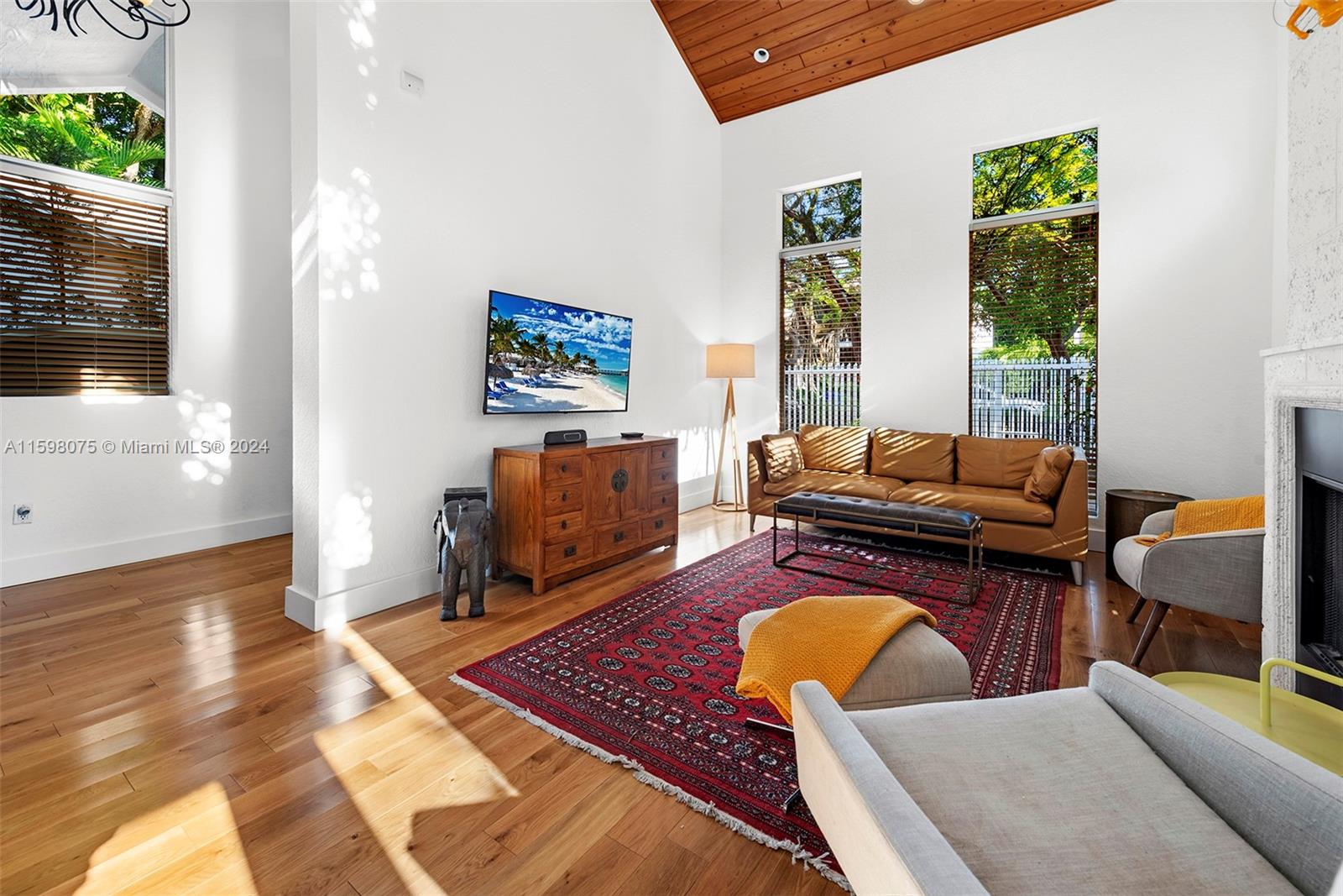 DOUGLAS CIRCLE - Residential