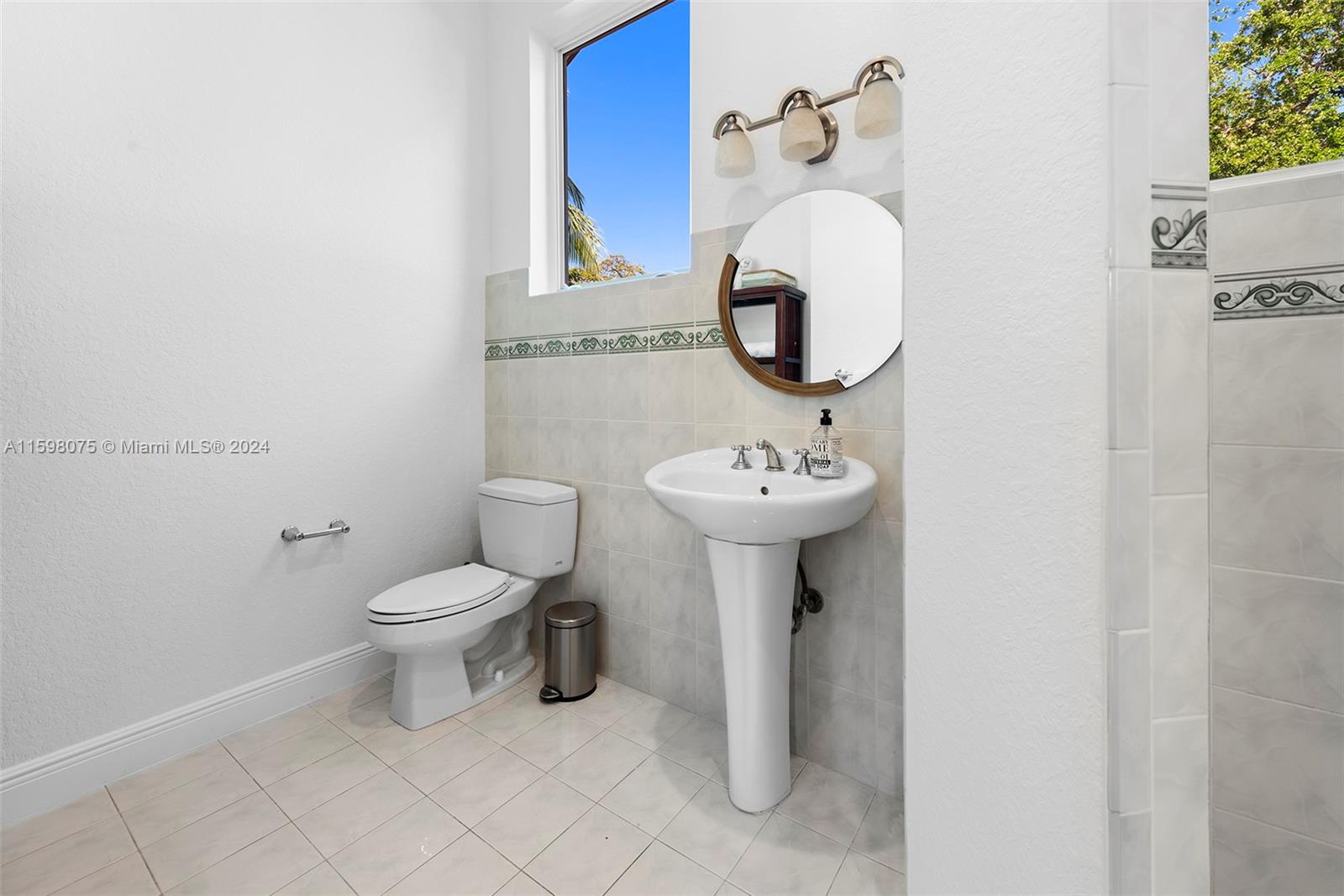 DOUGLAS CIRCLE - Residential