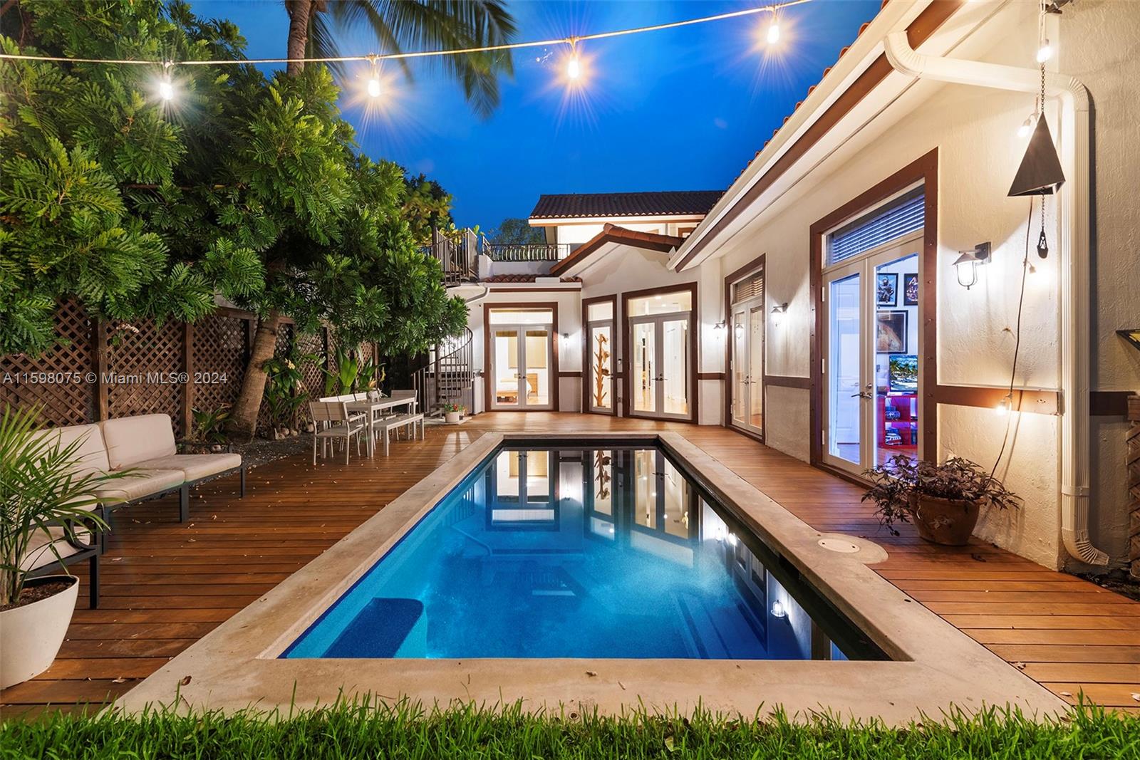 DOUGLAS CIRCLE - Residential