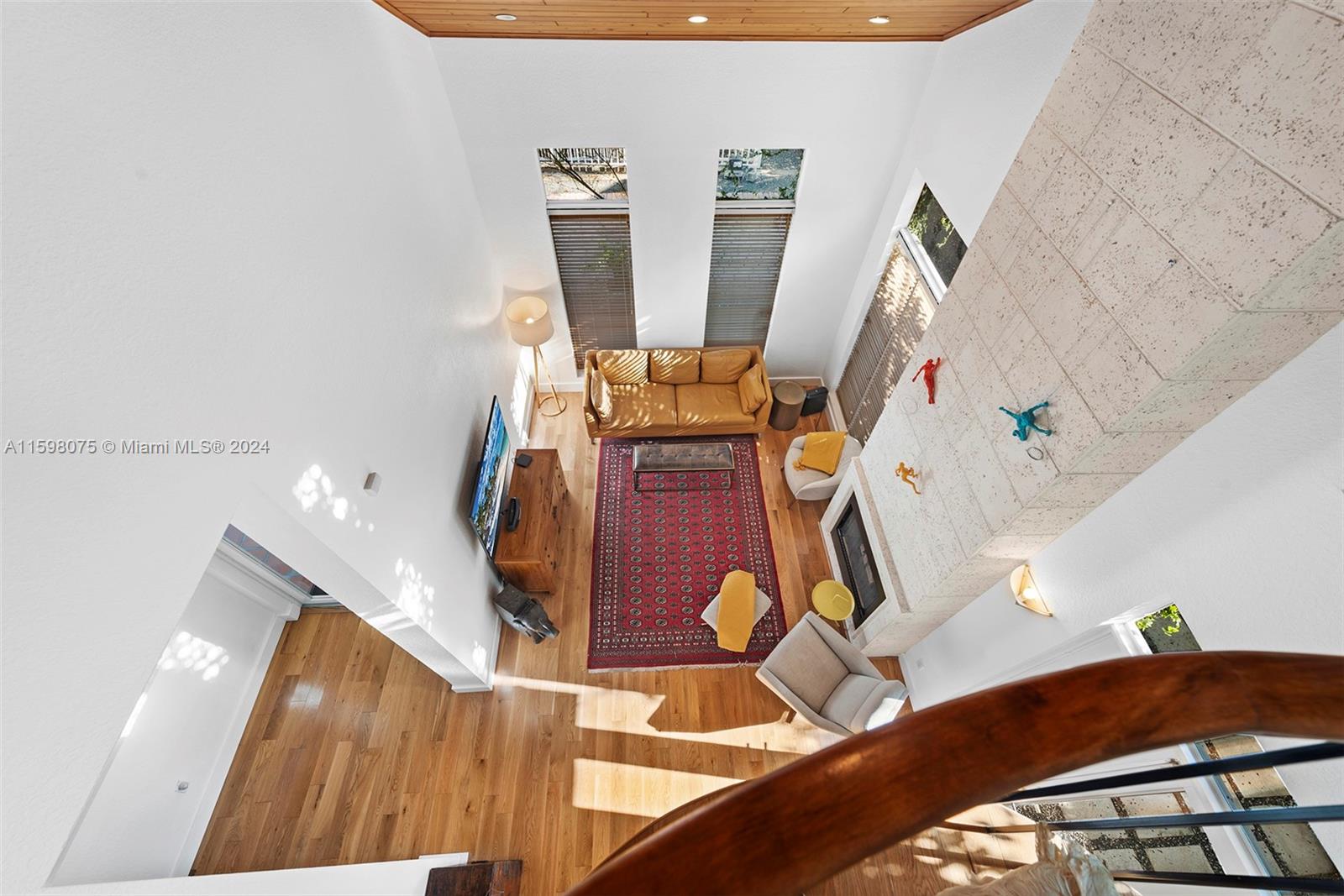 DOUGLAS CIRCLE - Residential