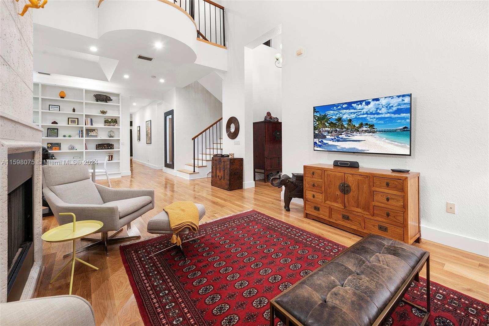 DOUGLAS CIRCLE - Residential