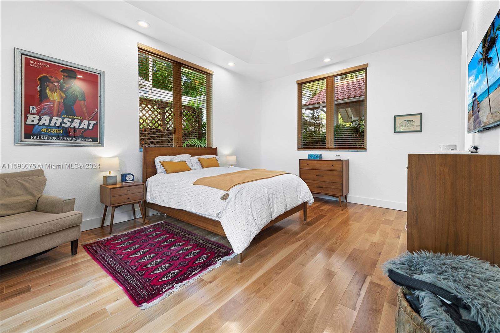 DOUGLAS CIRCLE - Residential