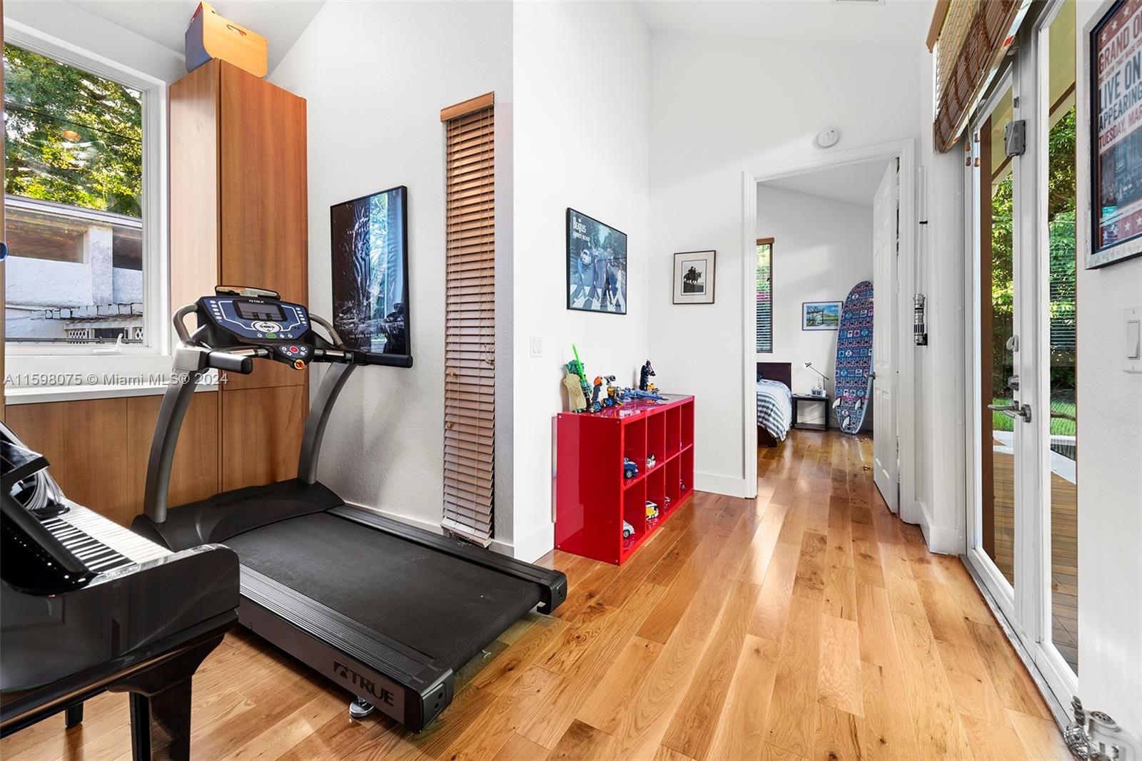 DOUGLAS CIRCLE - Residential