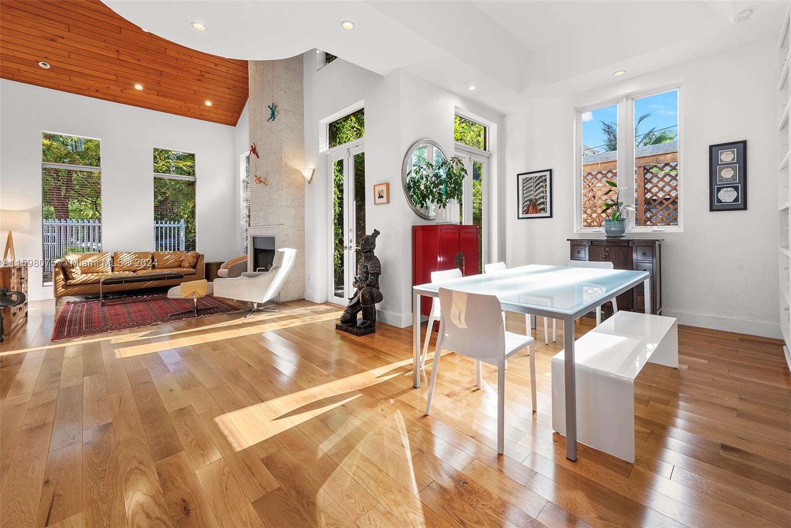 DOUGLAS CIRCLE - Residential