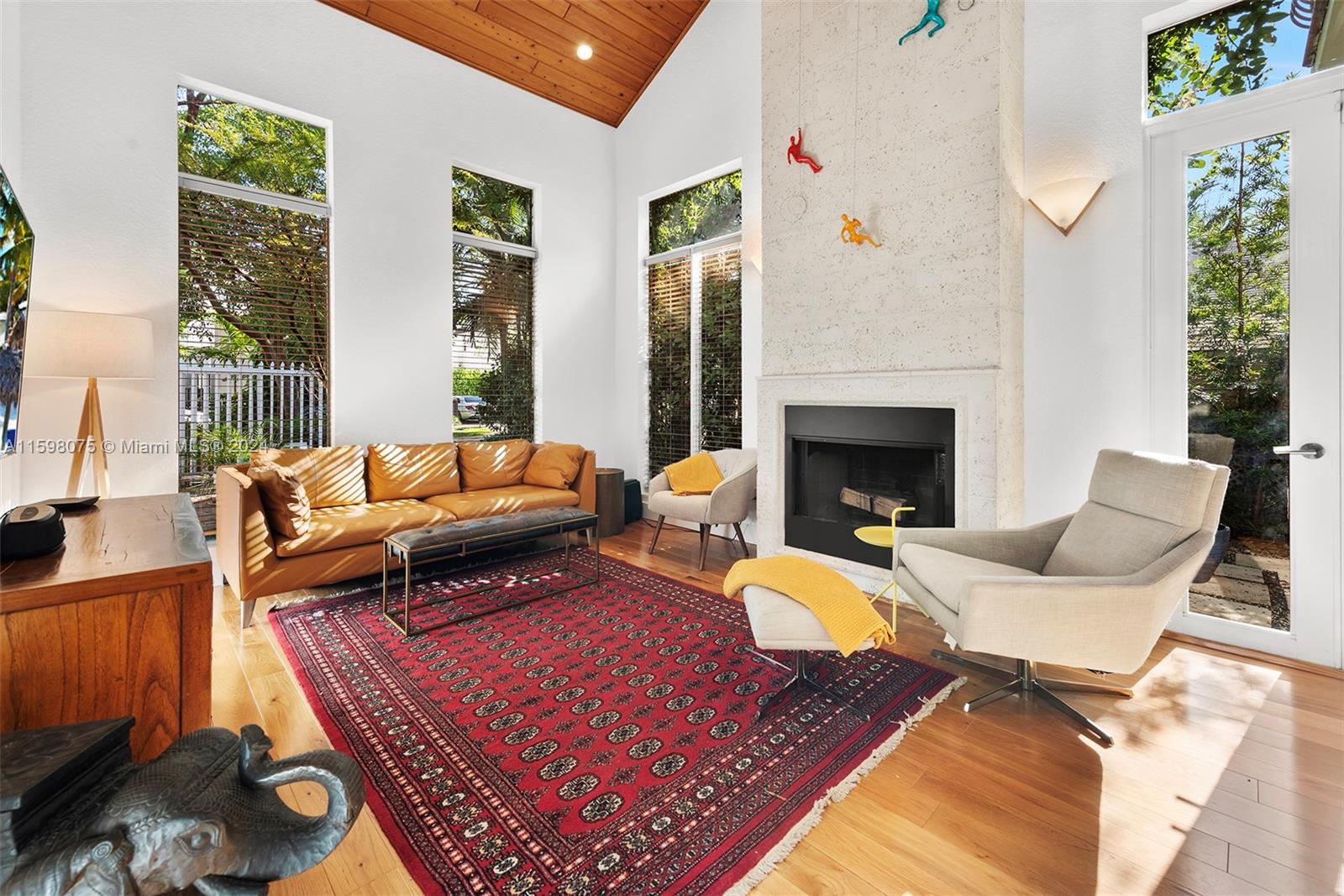 DOUGLAS CIRCLE - Residential