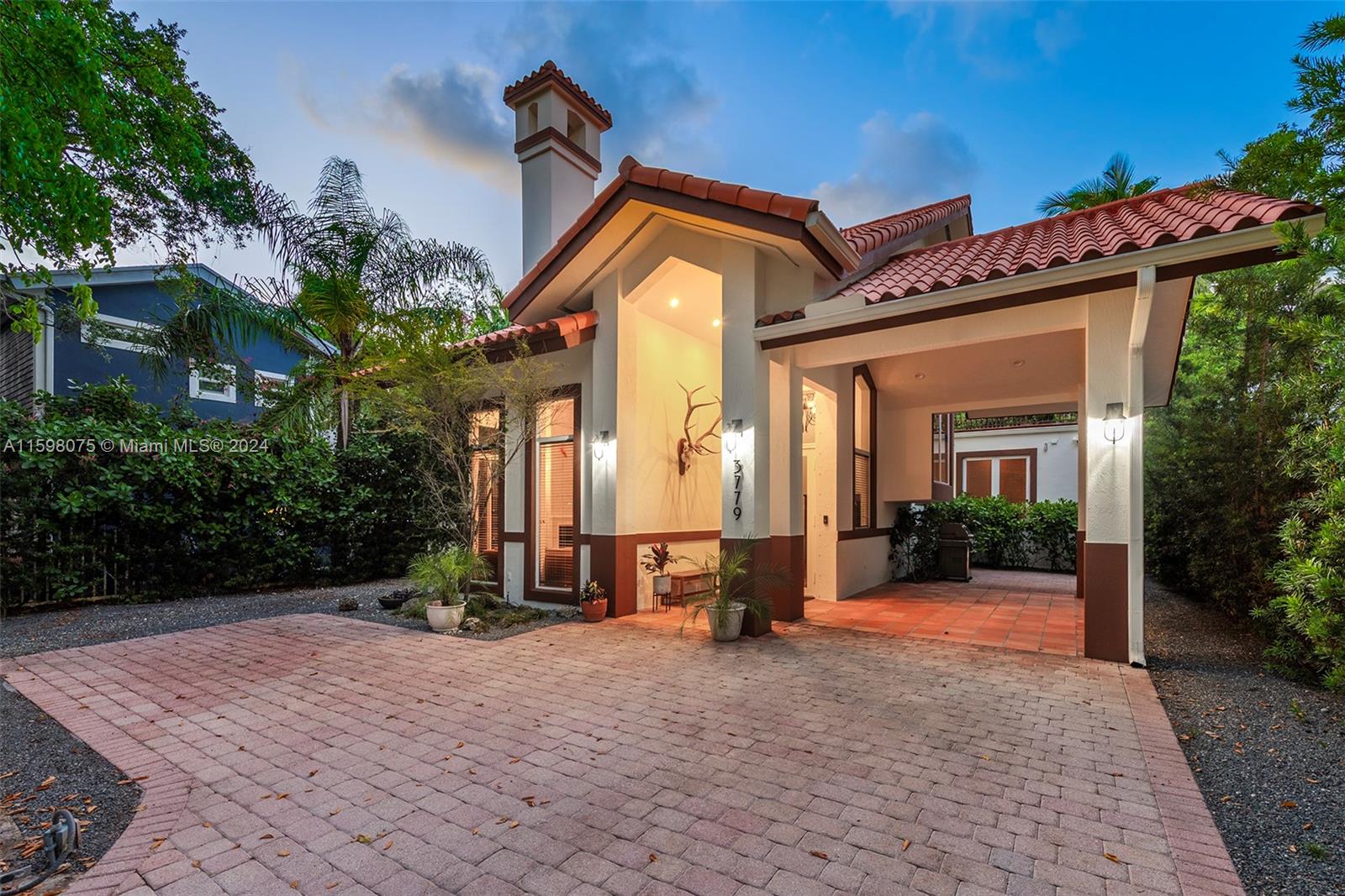 DOUGLAS CIRCLE - Residential