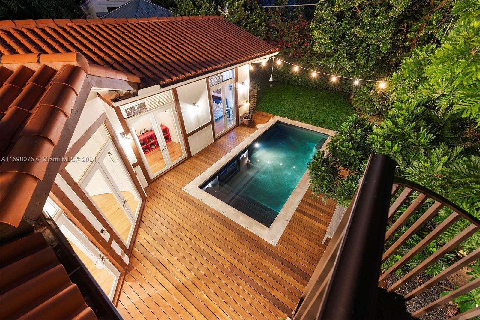 DOUGLAS CIRCLE - Residential