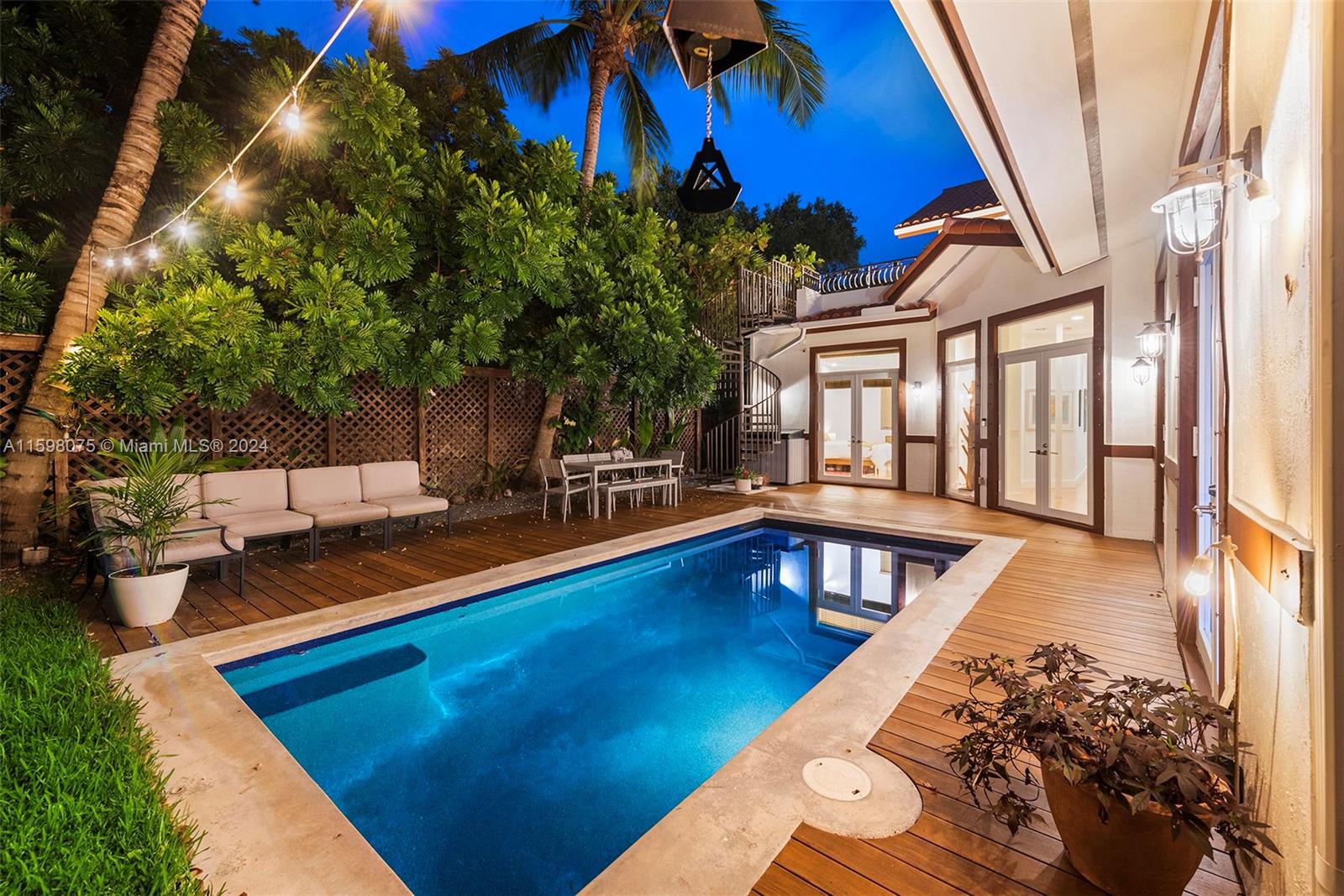 DOUGLAS CIRCLE - Residential