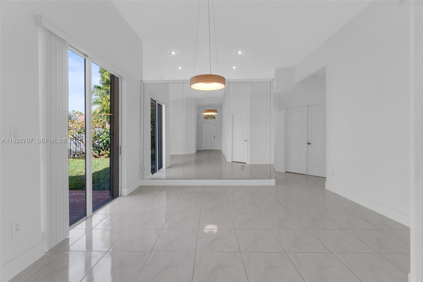 DORAL ISLES-ANTILLES - Residential