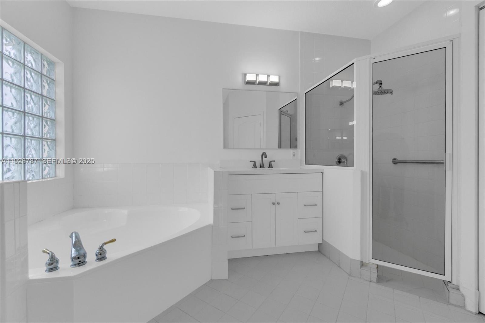 DORAL ISLES-ANTILLES - Residential