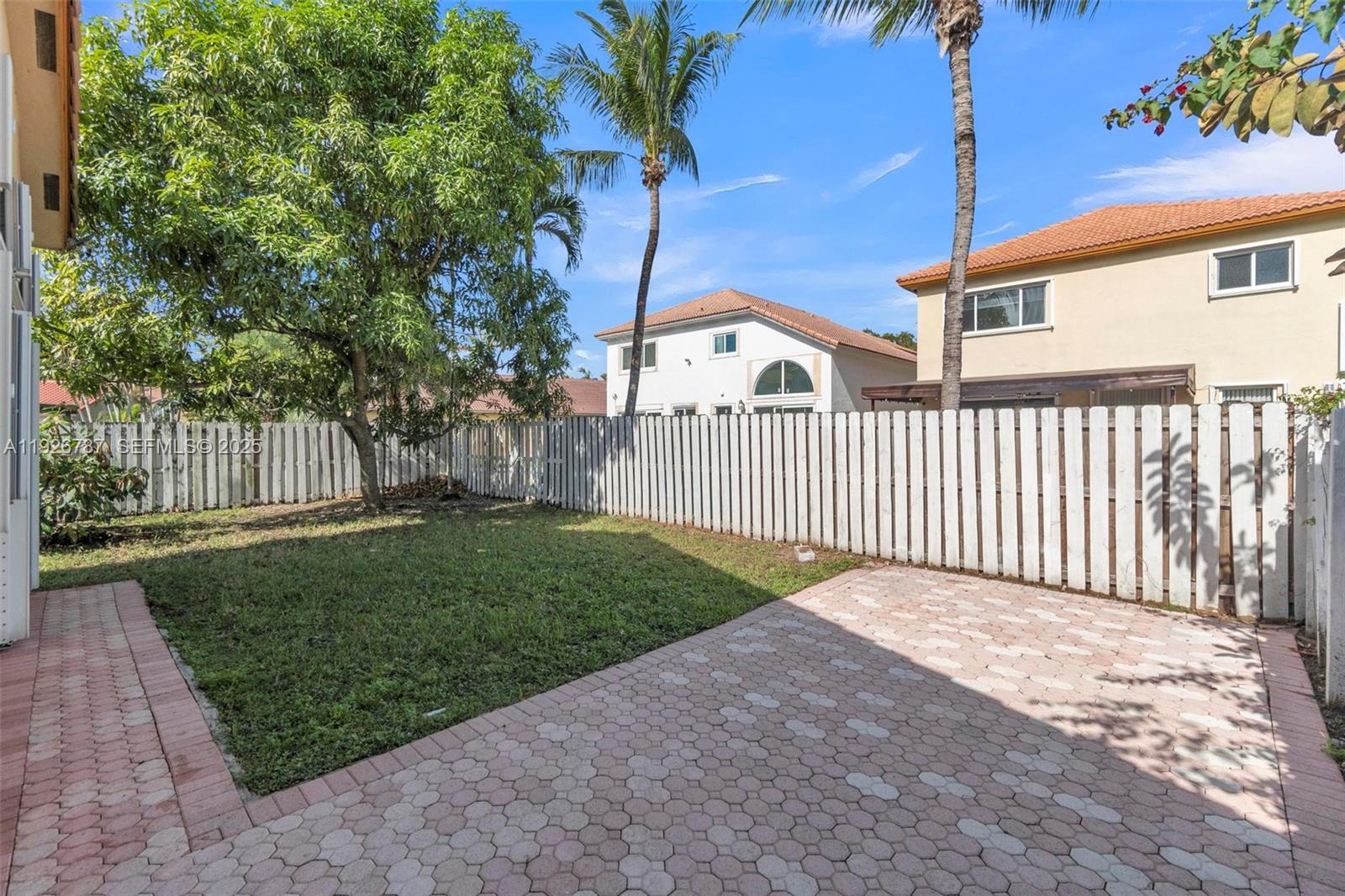 DORAL ISLES-ANTILLES - Residential