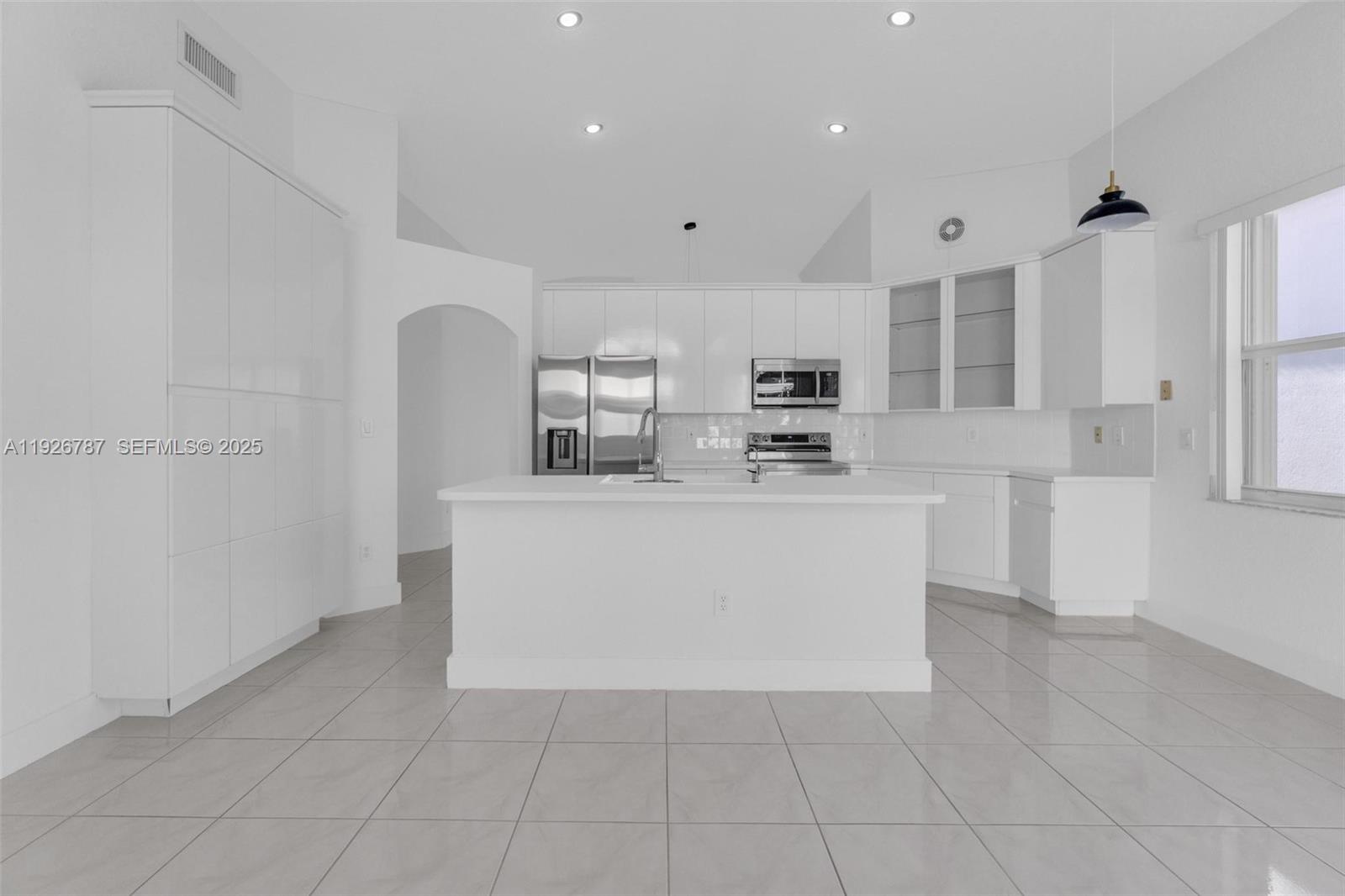 DORAL ISLES-ANTILLES - Residential