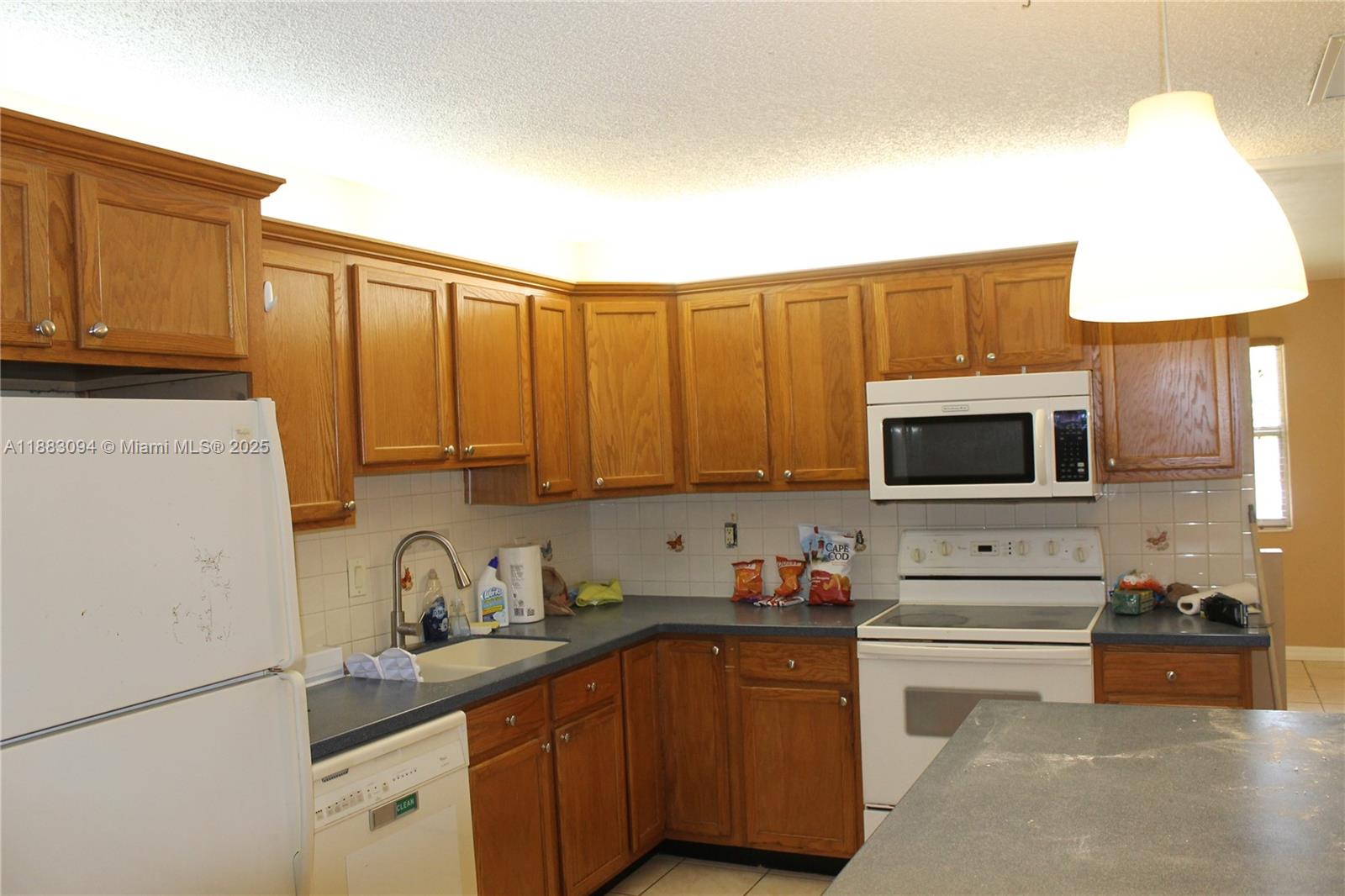 PALM BEACH VILLAS II PL 2 - Residential Lease