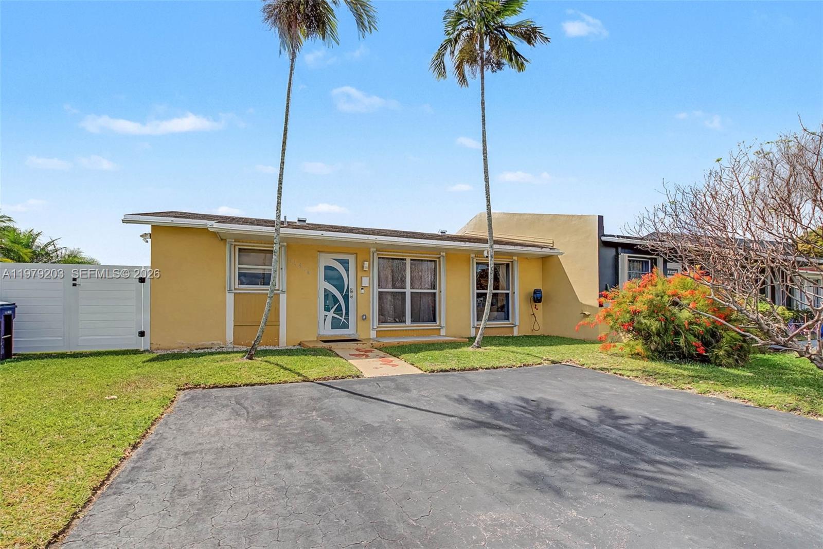 RICHMOND TOWNHOUSE - Residential