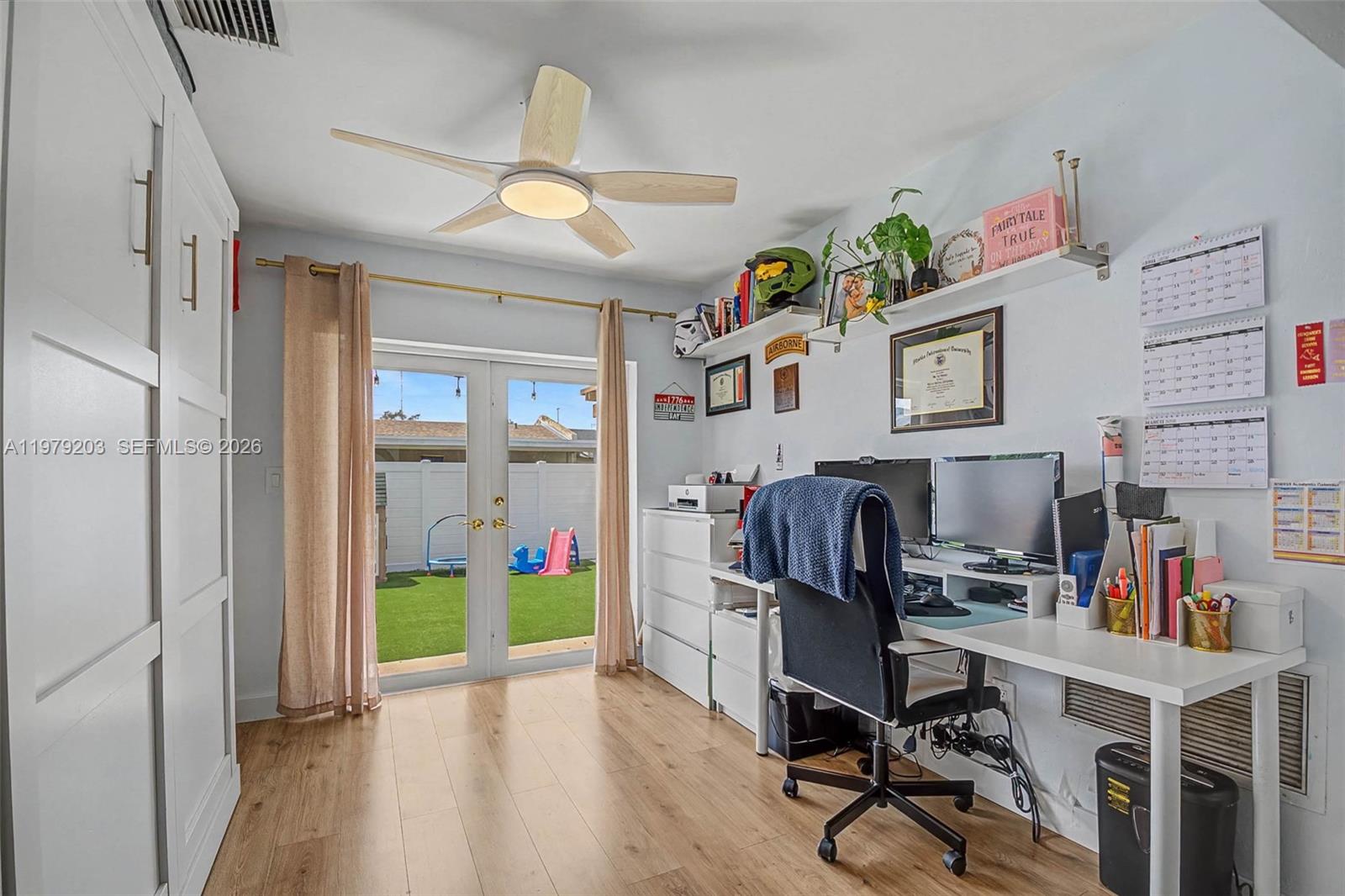 RICHMOND TOWNHOUSE - Residential