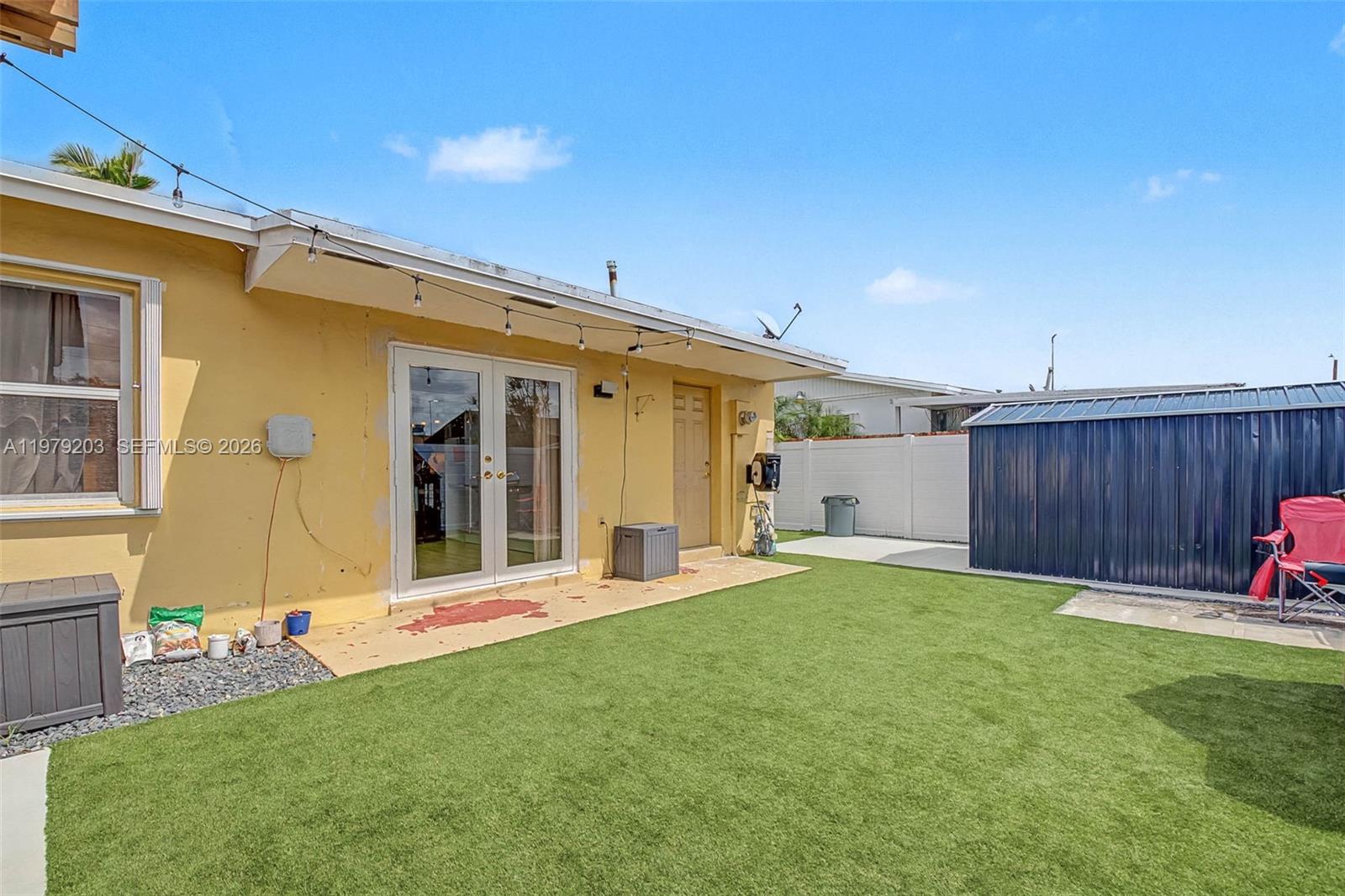 RICHMOND TOWNHOUSE - Residential