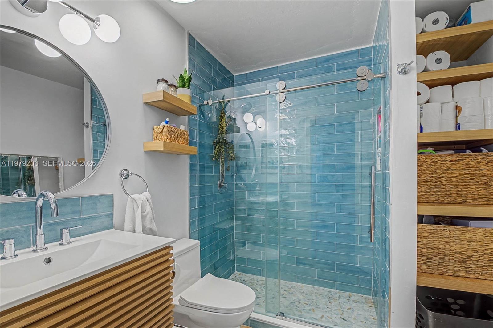 RICHMOND TOWNHOUSE - Residential