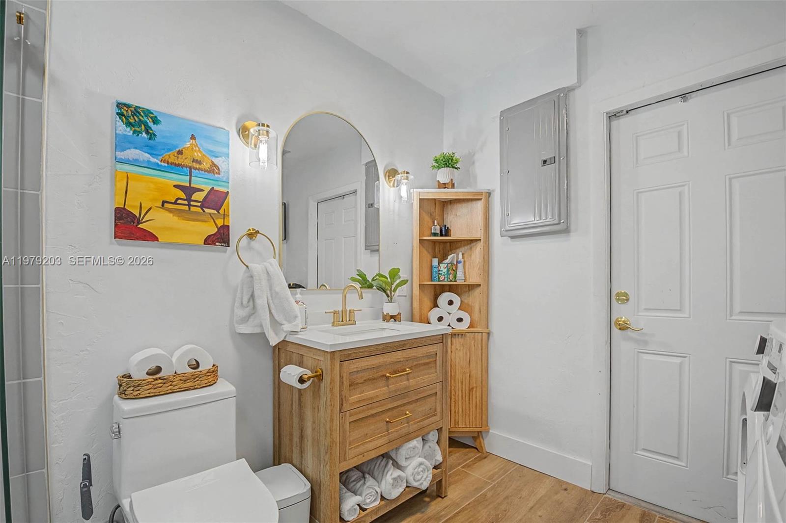 RICHMOND TOWNHOUSE - Residential