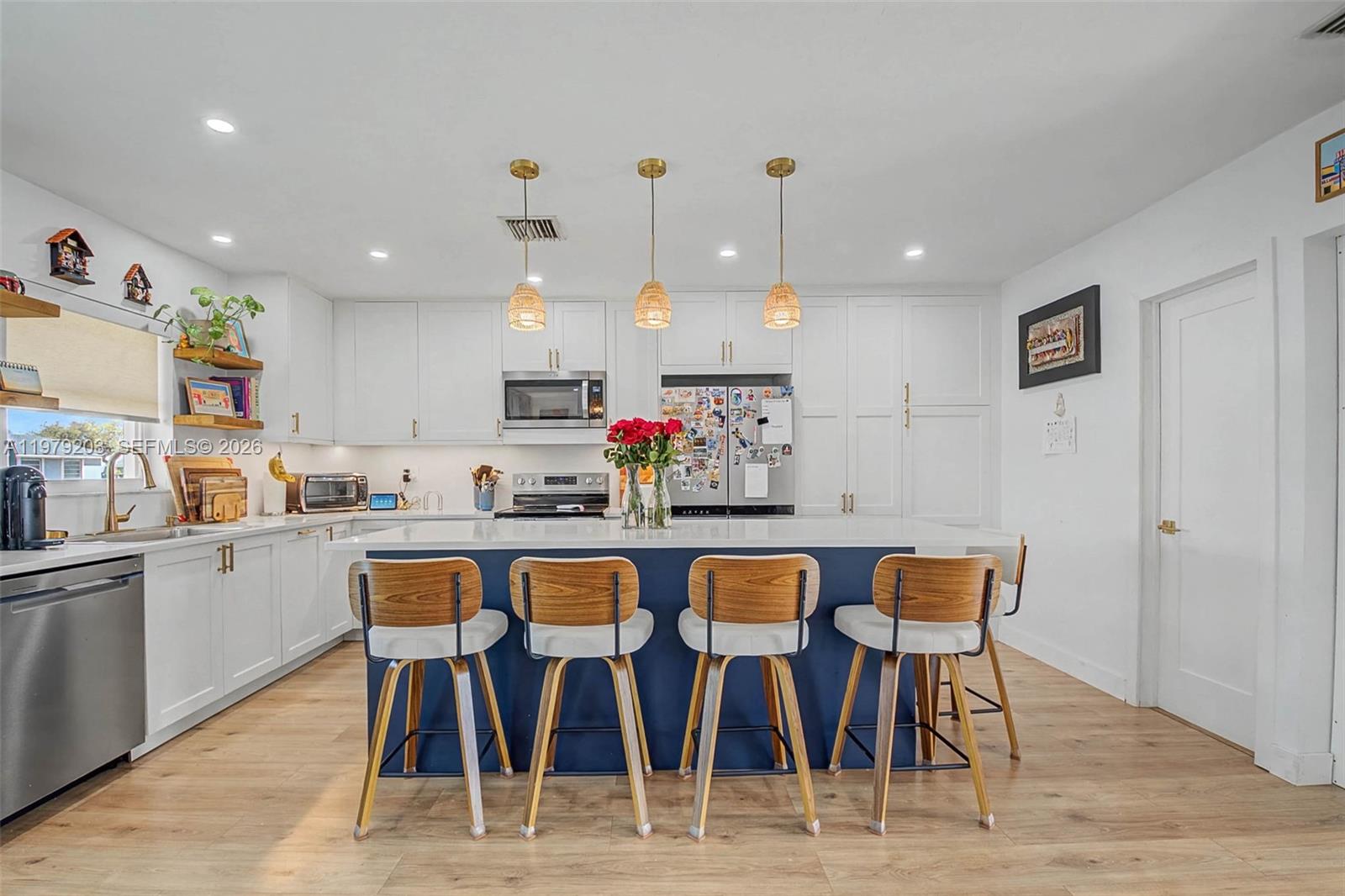 RICHMOND TOWNHOUSE - Residential