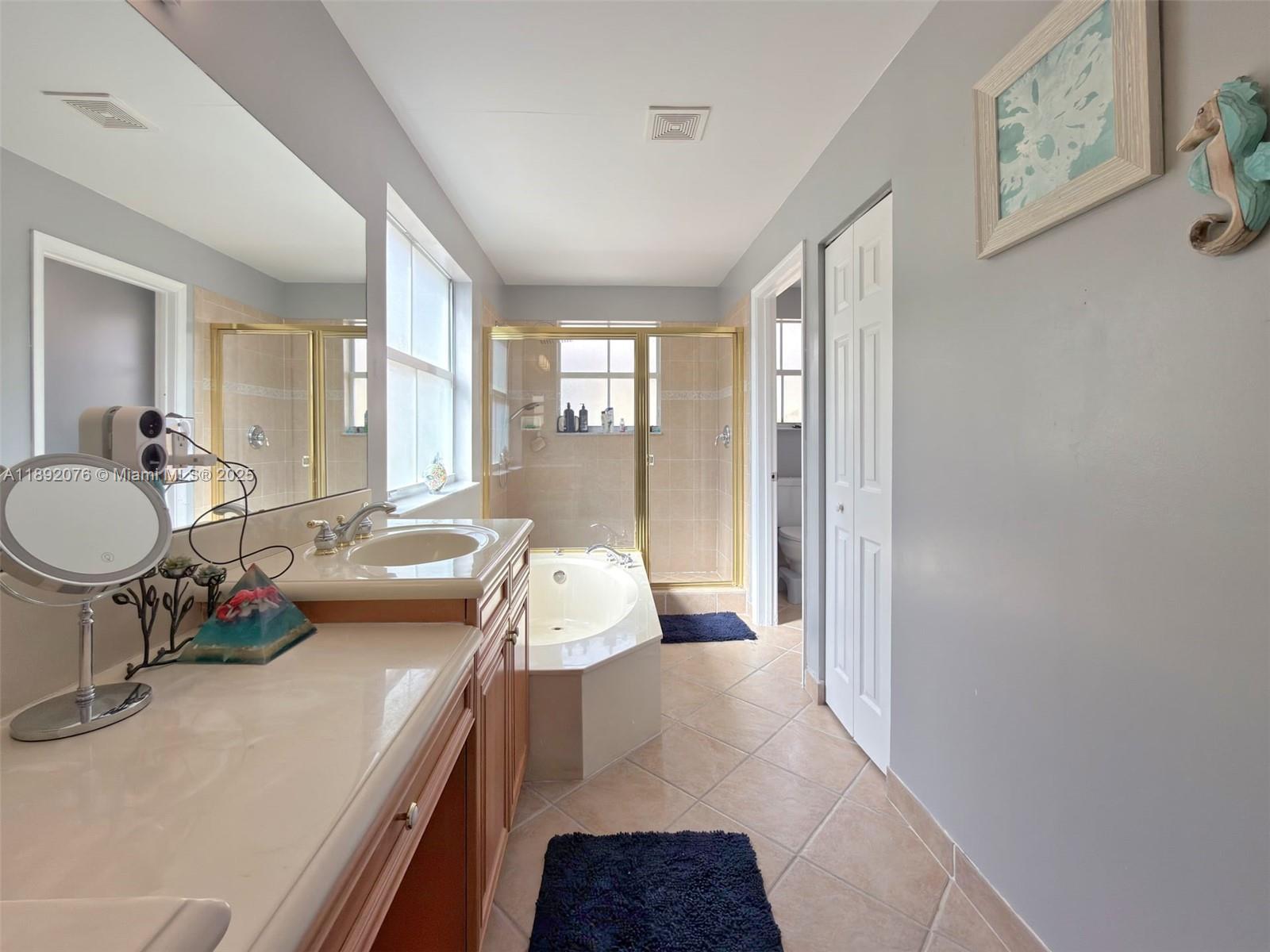 RIVIERA ISLES III - Residential